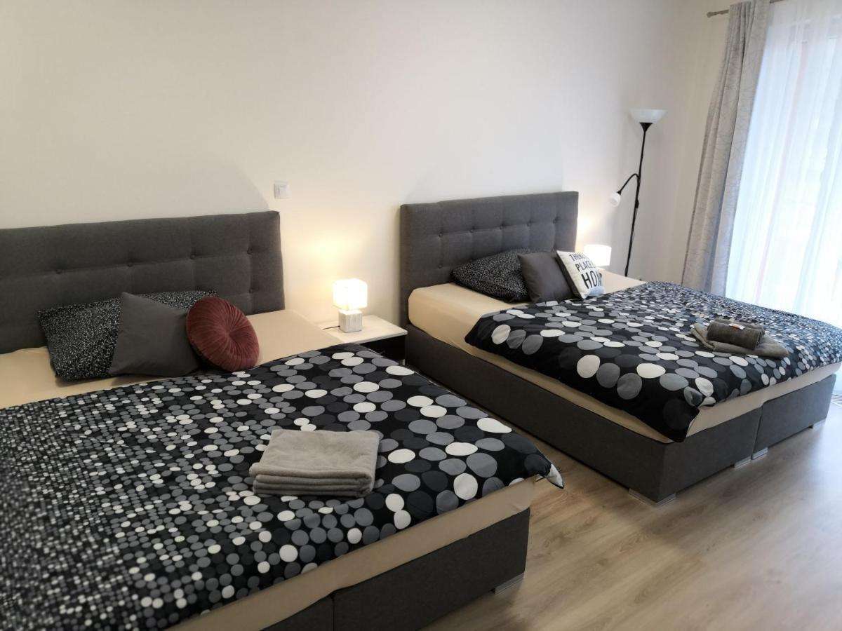 H+ Apartman Letiste Praha Apartment Exterior photo